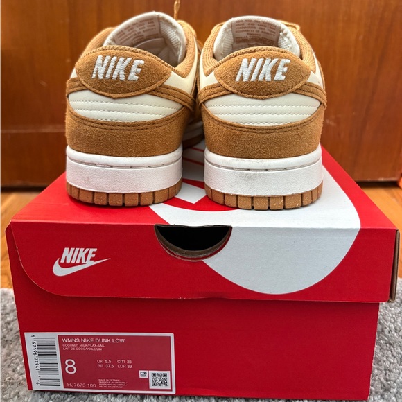 NIKE Women’s Dunk Low - Picture 4 of 9